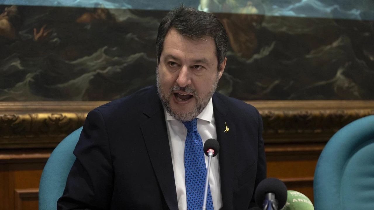 Salvini ribadisce le proposte della Lega: 120 rate senza sanzioni per aiutare italiani in difficoltà.