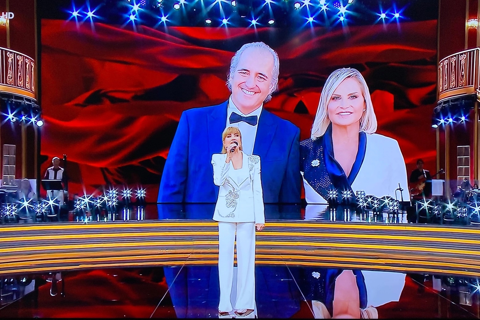 Simona Ventura e Giovanni Terzi ballerini per una notte alla settima puntata di 'Ballando con le Stelle 2024'