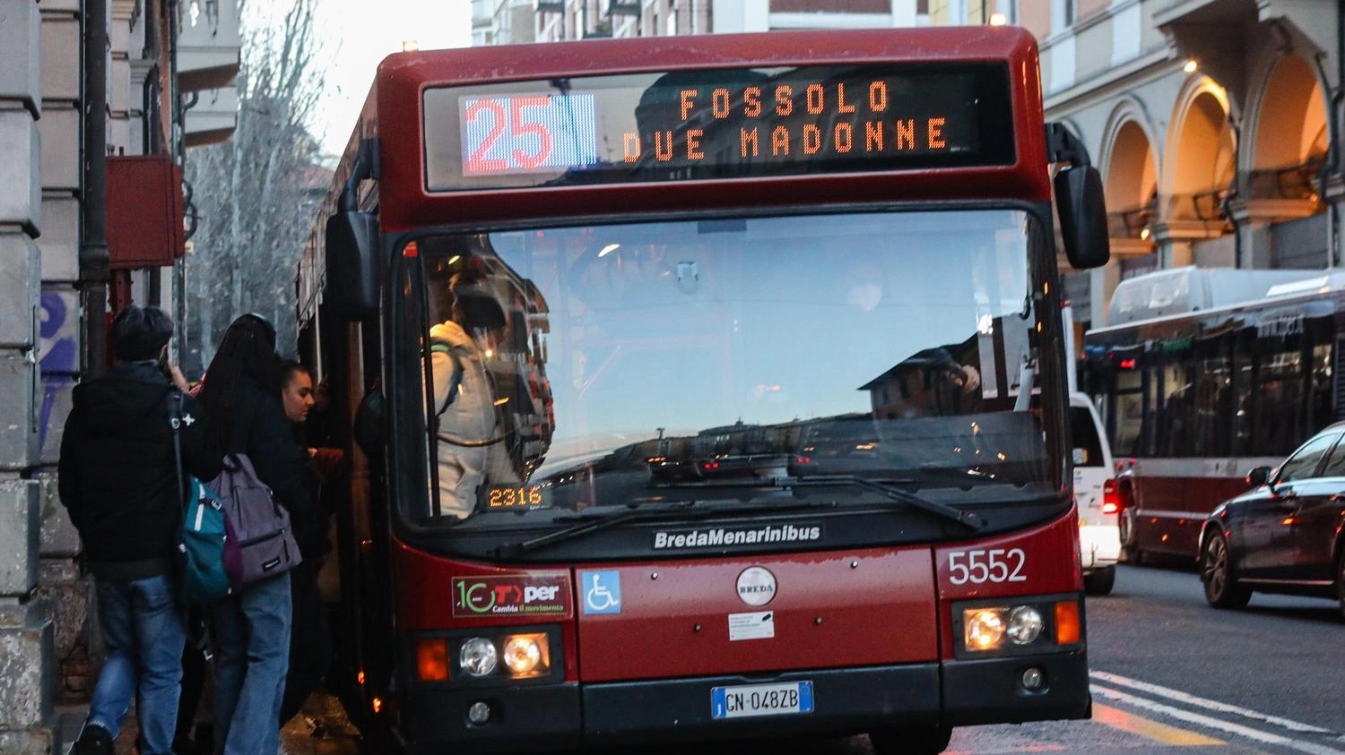 Autobus e treni, lunedì nero: domani sciopero di otto ore