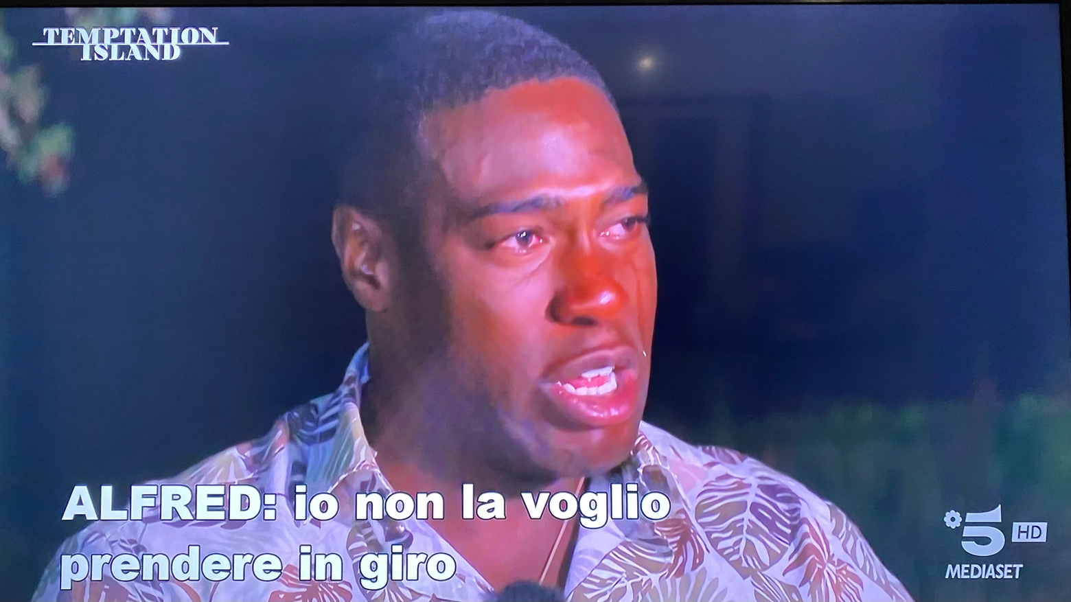 Alfred durante la puntata di Temptation Island dell'8 ottobre