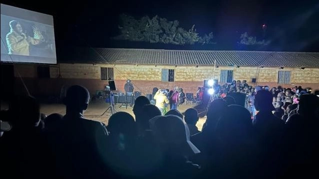 La missione Immagine Foundation in Mozambico: portare il cinema nei villaggi