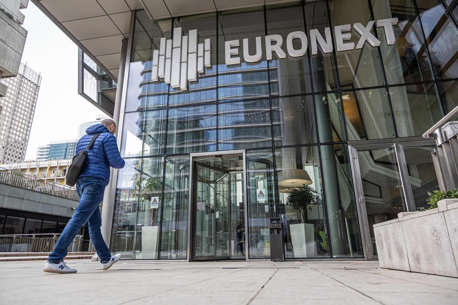 Borse Europee contrastate: Milano guida, attesa per colloqui Usa-Russia e Fed