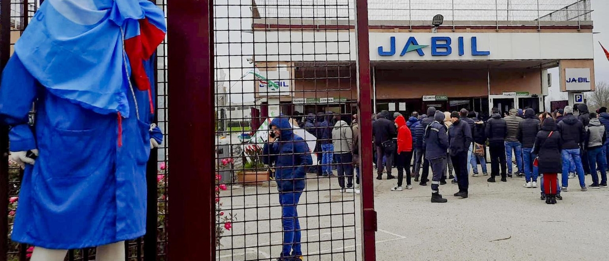 Licenziamento collettivo Jabil: sindacati contro la multinazionale a Marcianise