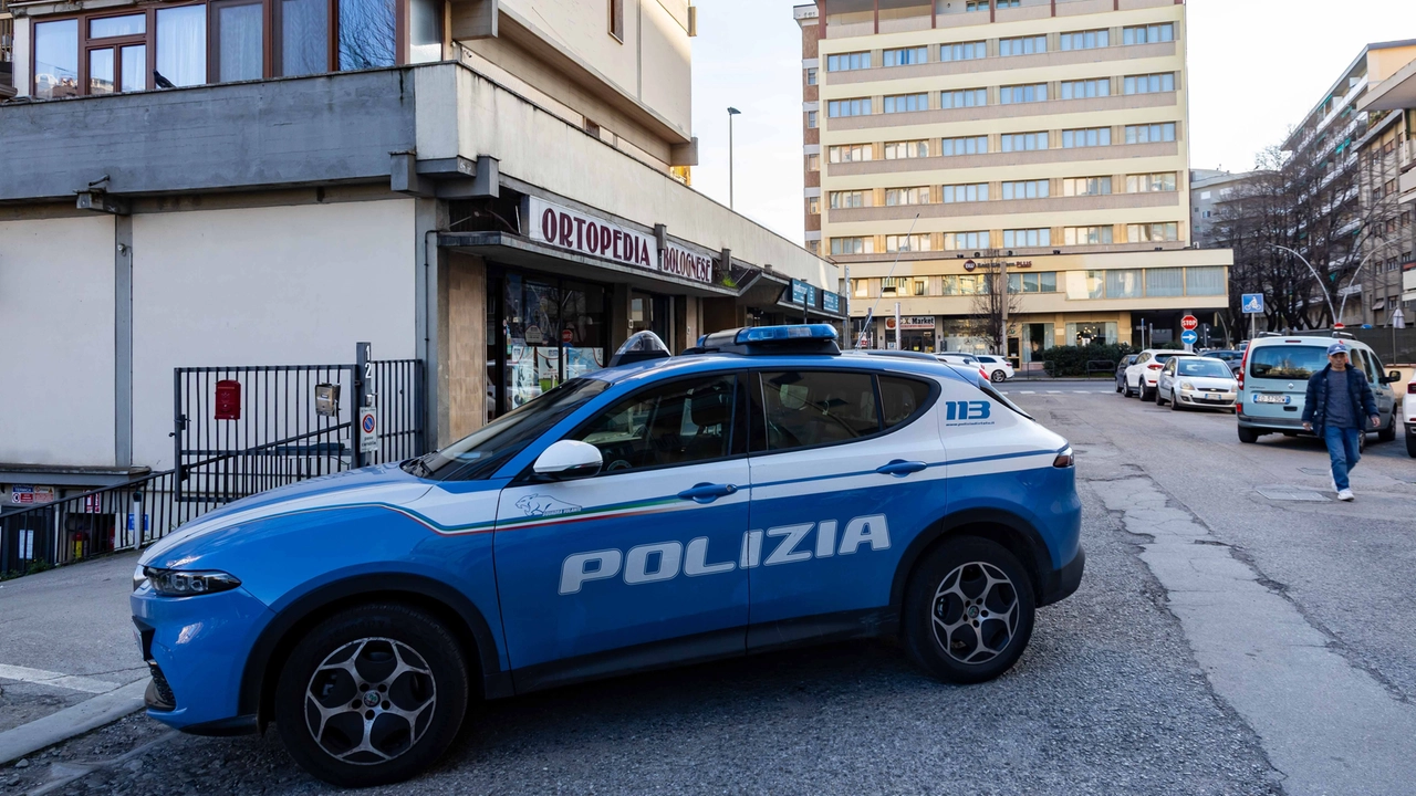 La polizia a Novoli (New Press Photo)