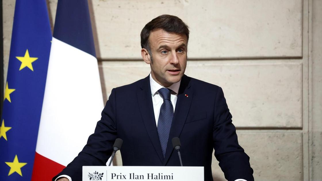 Emmanuel Macron: "Francia in una nuova era tra guerra in Ucraina e minaccia russa"