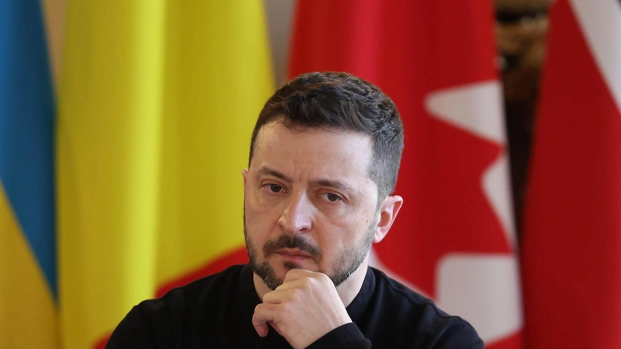 Il presidente Zelensky si dichiara pronto a lasciare il suo incarico se l'Ucraina entrerà nella Nato, ma avverte che sostituirlo non sarà semplice.