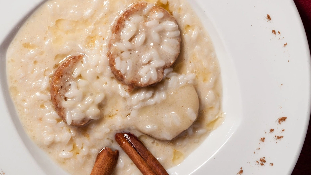 Una via di mezzo tra una zuppa e un risotto, con la celebre Fontina valdostana a fare la parte del leone