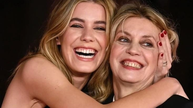 Caterina De Angelis (attrice, 23 anni) con mamma Margherita Buy, 62 anni