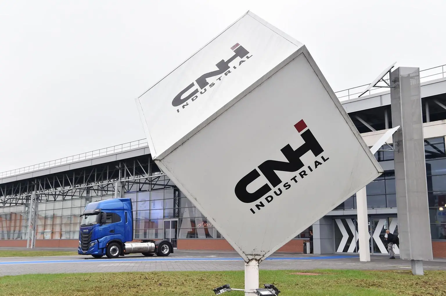 Cnh Italia: premio di risultato fino a 2.480 euro per i lavoratori nel 2024