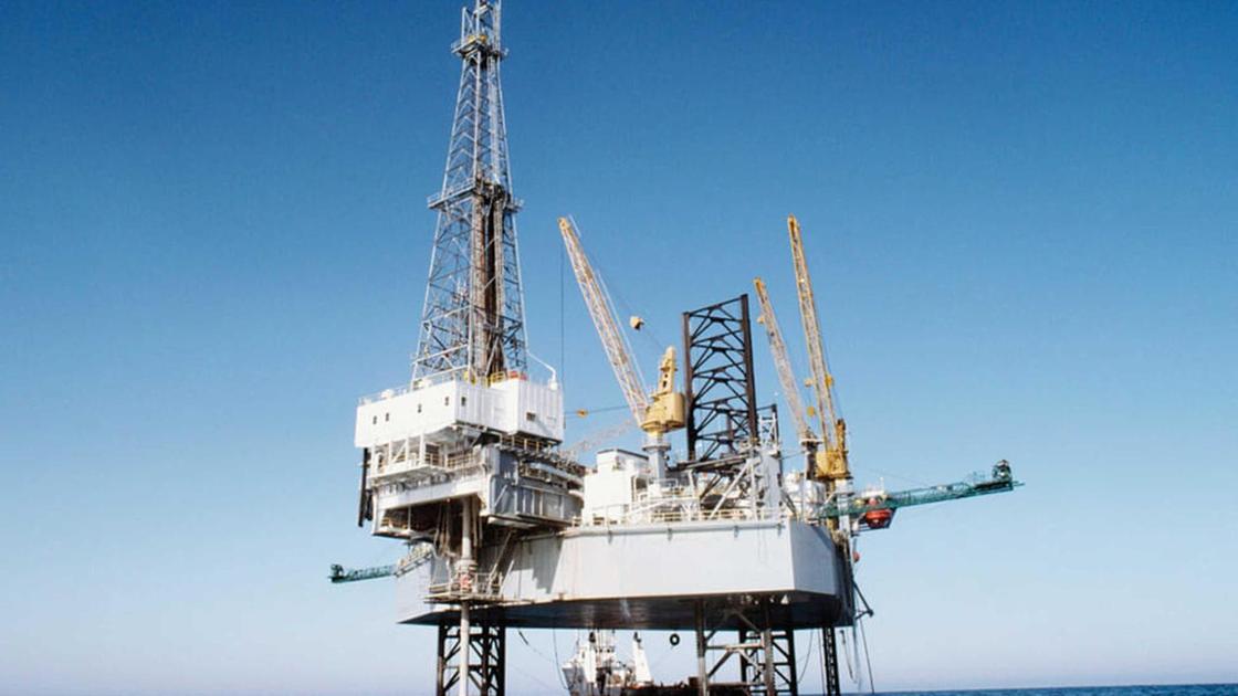 Il petrolio è stabile, Brent poco sopra 72 dollari al barile