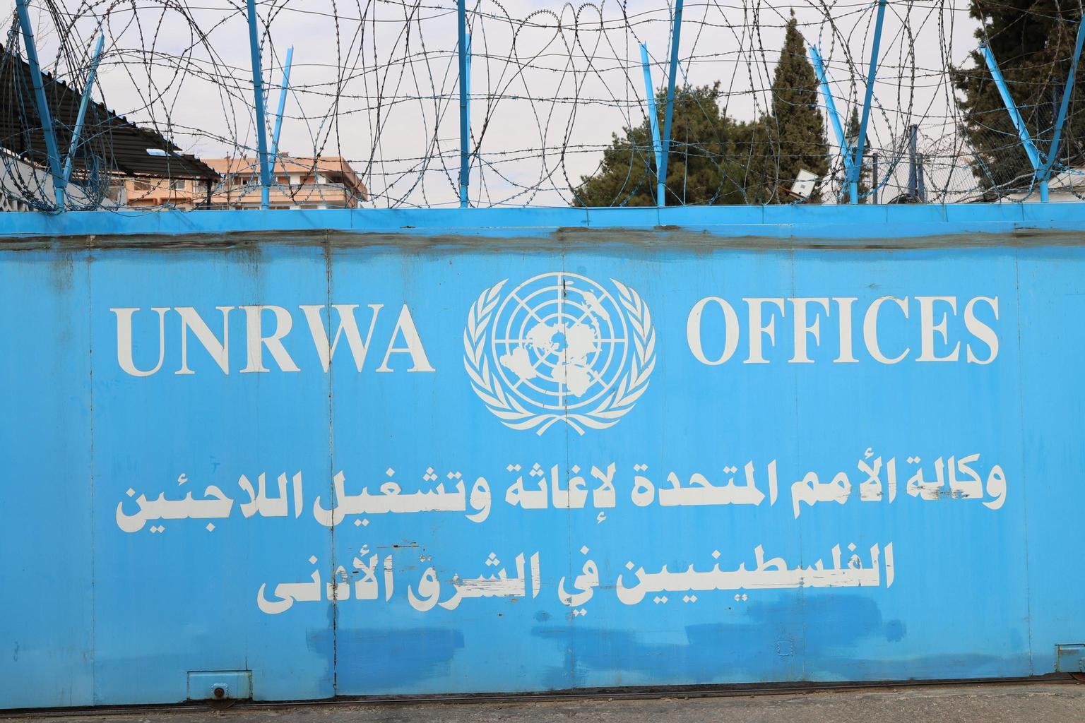 Wafa, coloni assaltano la sede Unrwa a Gerusalemme est