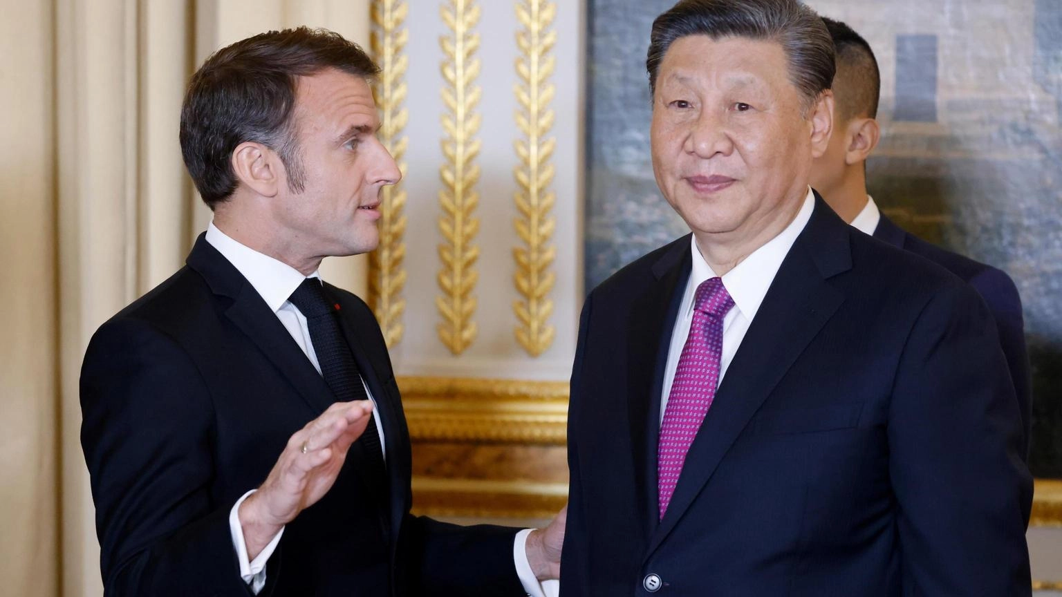 Macron a Xi, 'usi tutto il suo peso con Putin'