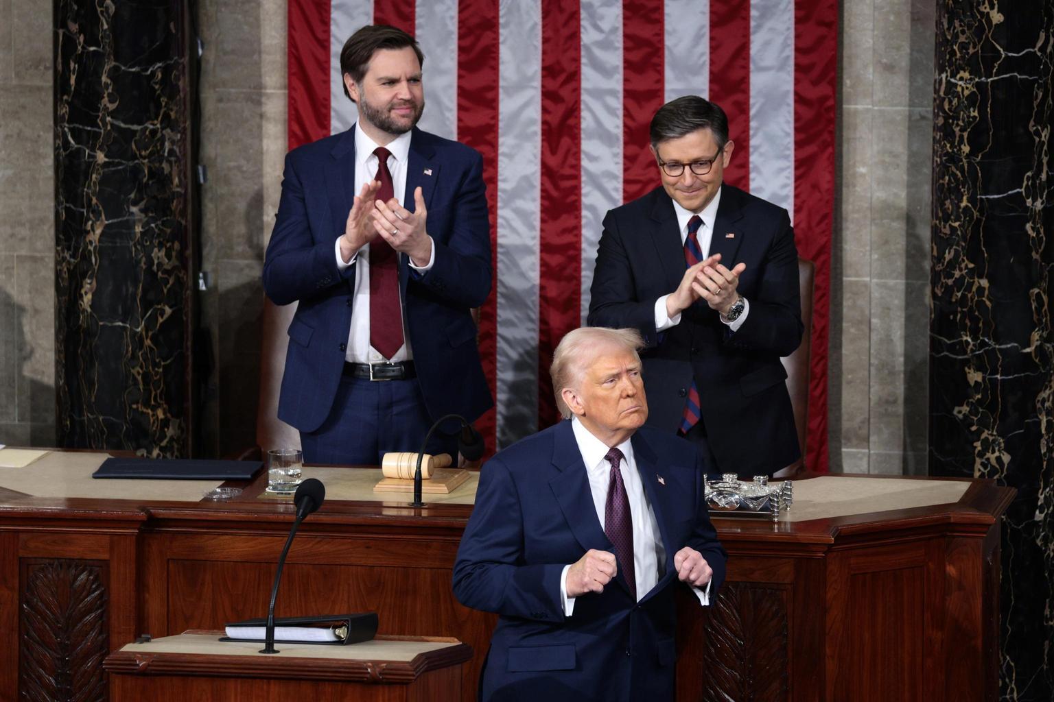 Trump annuncia apertura di Zelensky e Russia per accordo di pace sulle terre rare