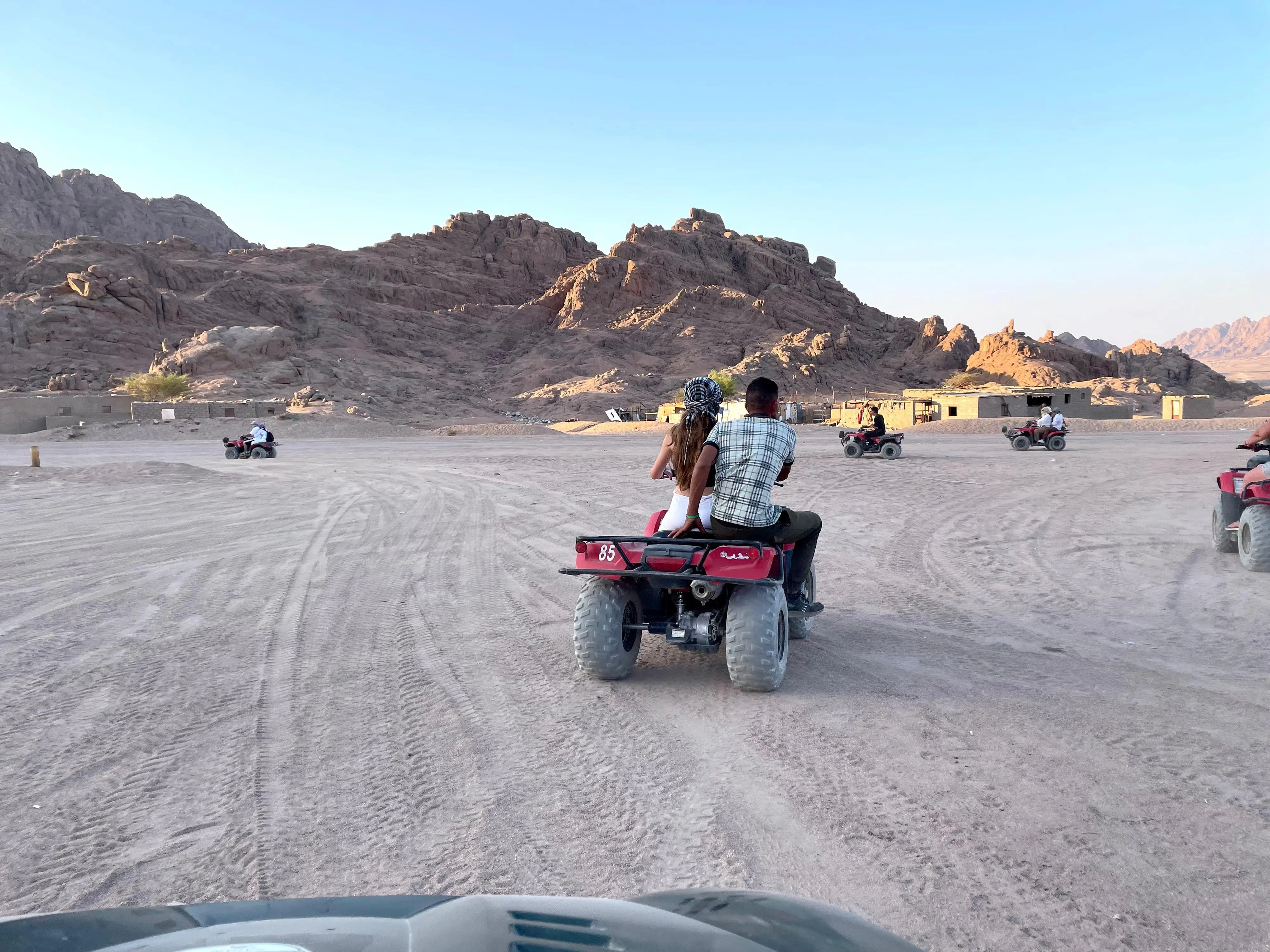 Una settimana a Sharm el-Sheikh: motorata all’alba nel deserto e tramonto al Farsha