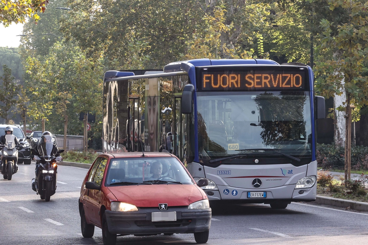 Mezzi pubblici fermi il 29 novembre