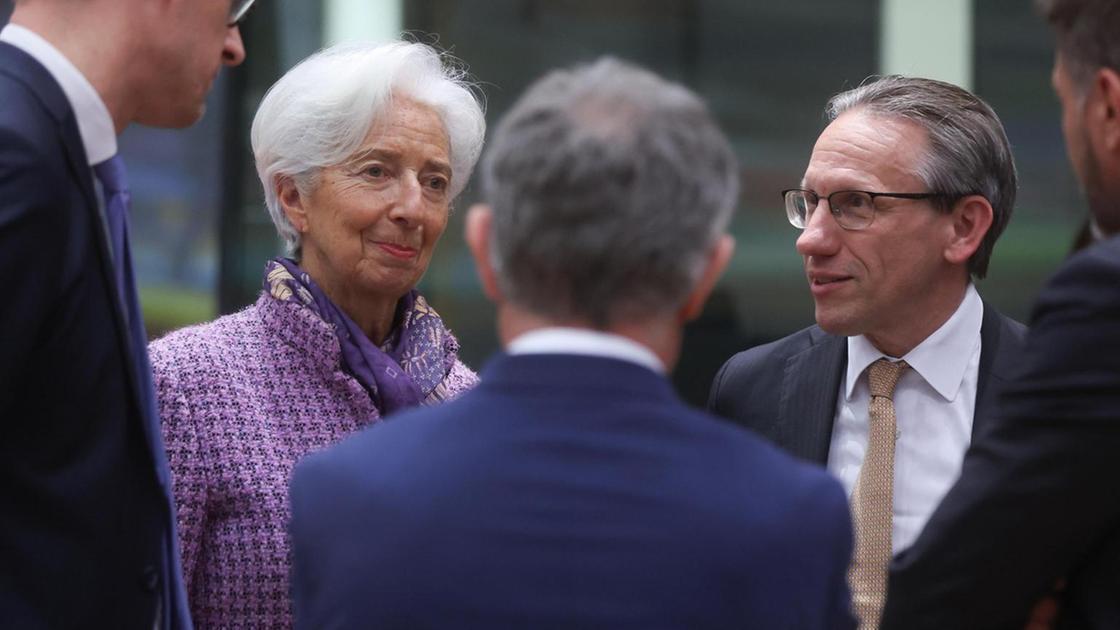 Lagarde: tariffe USA possono ridurre crescita eurozona, Bce vigila su inflazione