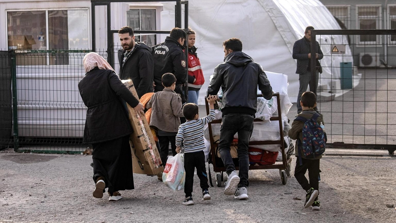 Dopo la caduta di Bashar Al Assad, oltre 25mila siriani sono rientrati dalla Turchia in Siria nelle ultime due settimane.