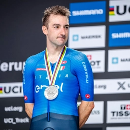 Ciclismo, Viviani passa alla Lotto Cycling Team