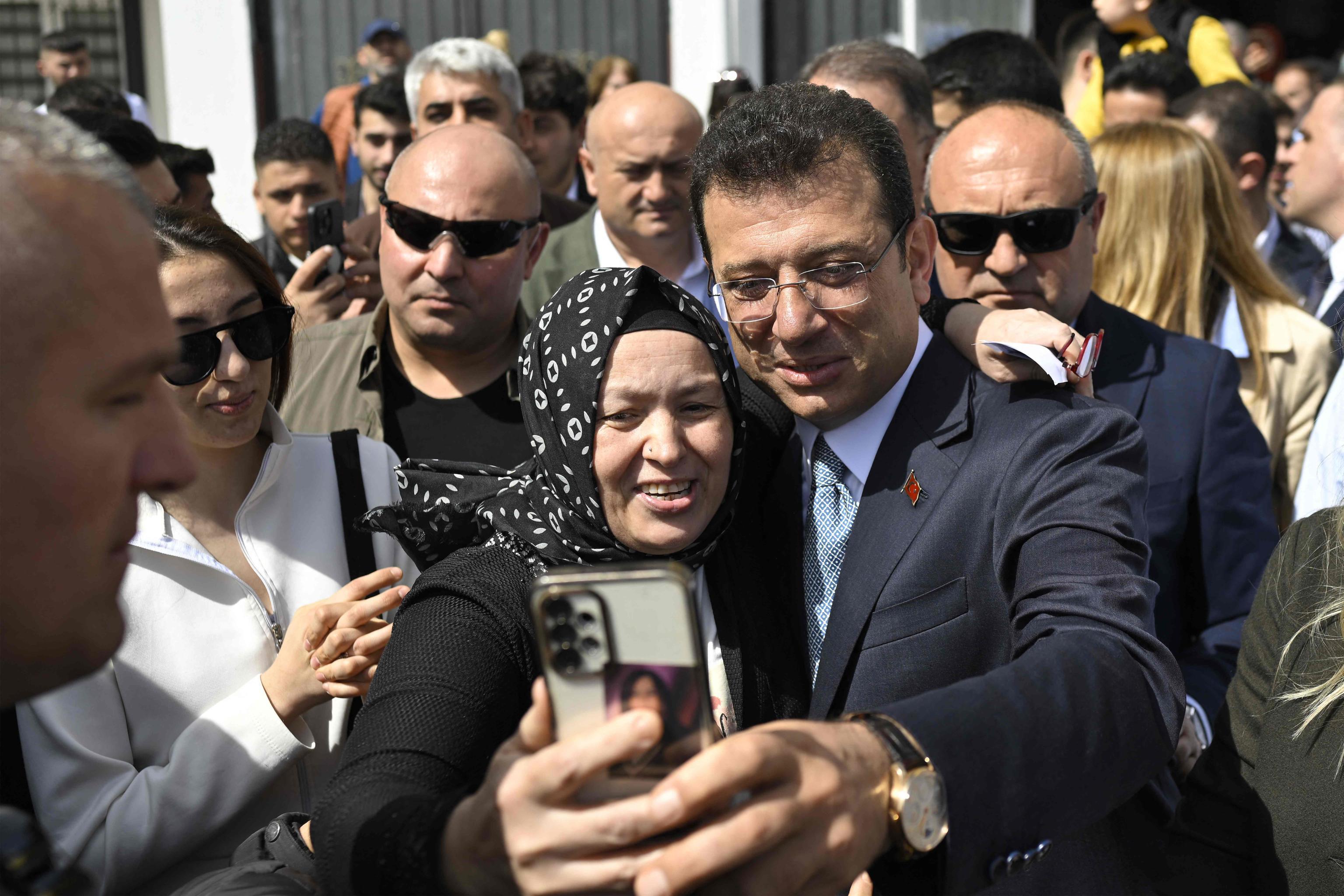 Chi è Imamoglu, il sindaco di Istanbul golden boy della politica turca. La laurea annullata prima dell’arresto