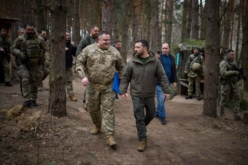 Zelensky: “Congresso Usa ci ha fatto perdere sei mesi”. Investigatori di Mosca: “Terroristi diretti a Kiev per la ricompensa”