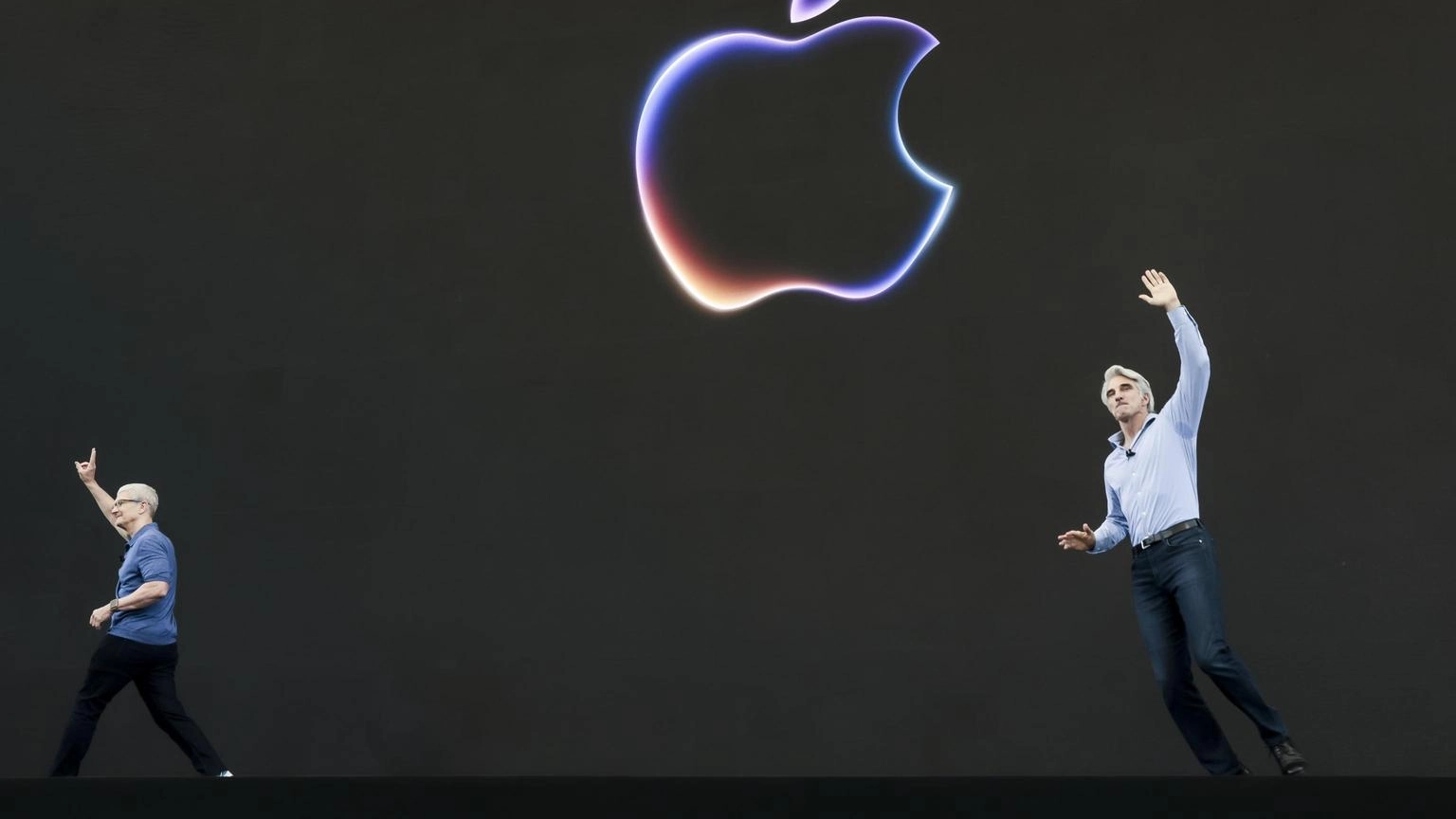 Apple vola a nuovo record a Wall Street, ottimismo su IA