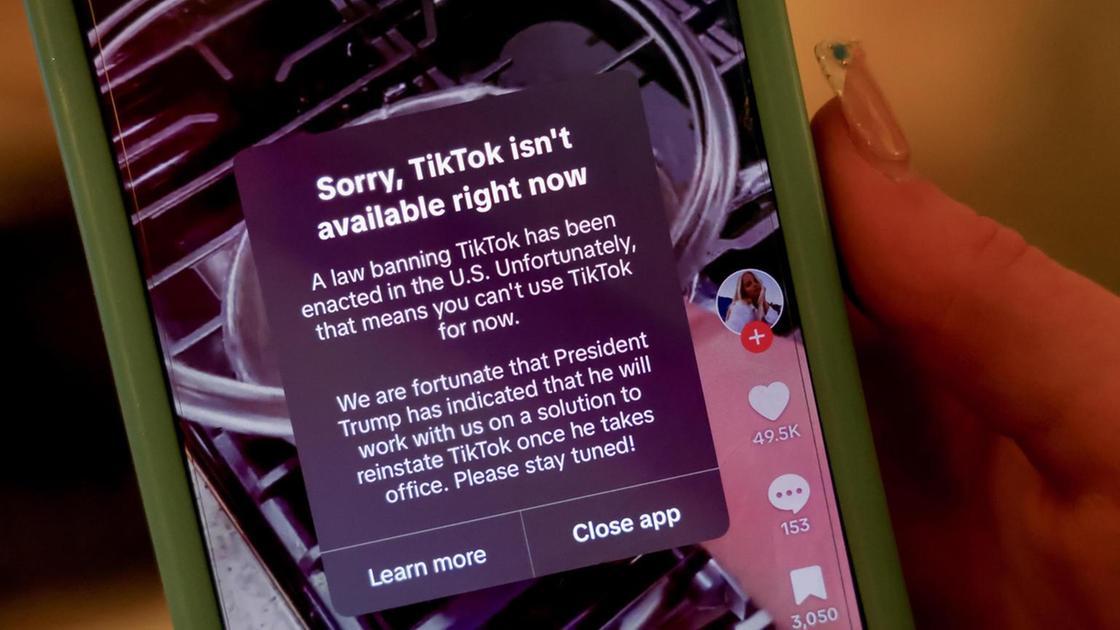 Donald Trump annuncia decreto esecutivo per sospendere divieto TikTok