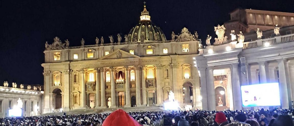 Papa Francesco apre la Porta Santa a Rebibbia: un richiamo alla politica sui detenuti