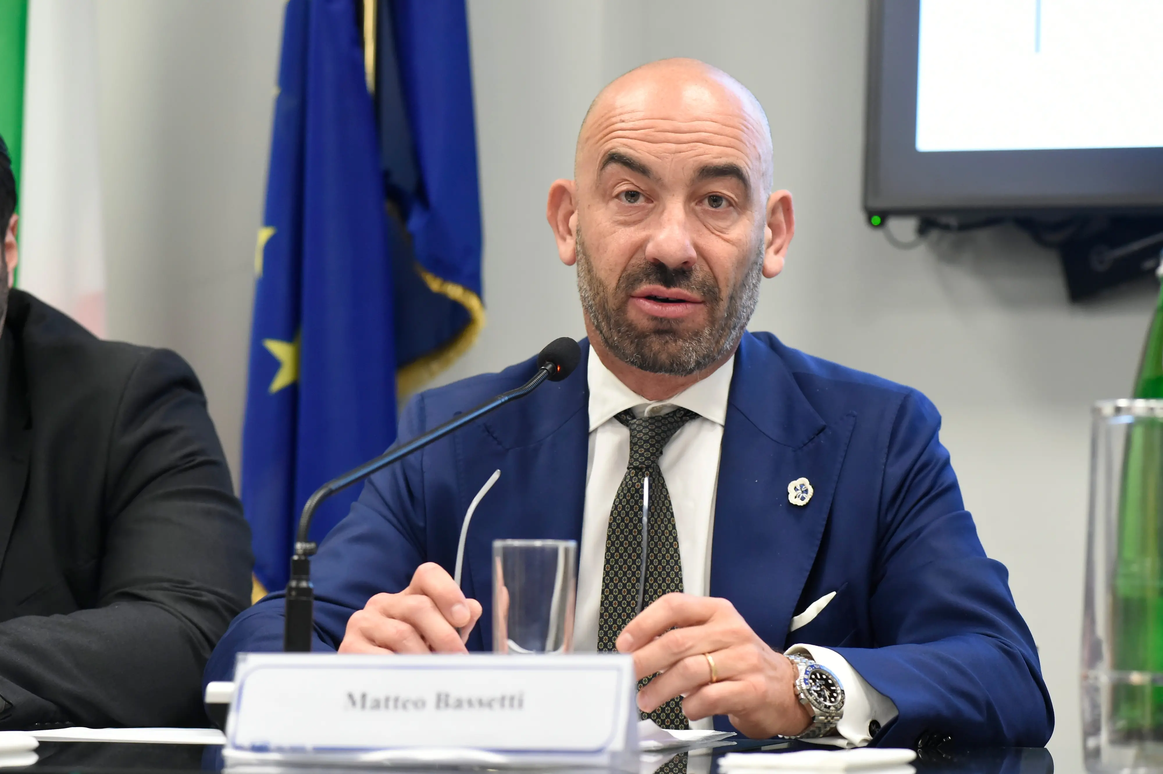 Covid variante KP3, il ministero: casi in aumento. Ma Bassetti: “Nessun allarme, non roviniamo l’estate agli italiani”