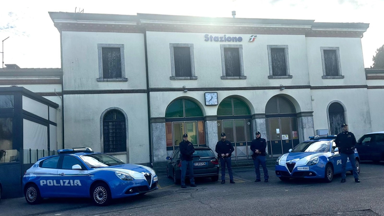 Indagini della polizia alla stazione di Montagnana (Padova)