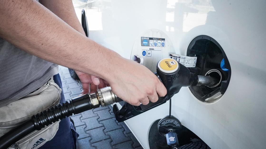 Accise diesel e benzina: cosa cambia nella manovra 2025