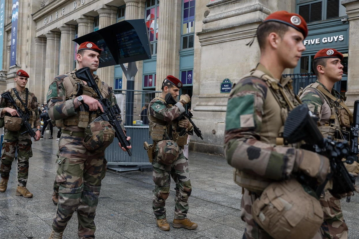 Militari francesi alla Gare du Nord, Parigi
