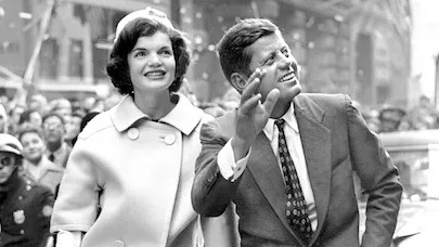 John F. Kennedy con la moglie Jacqueline Bouvier