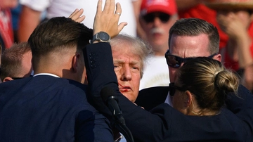 L’attentato che ribalta tutto: Trump, da agitatore violento a vittima-eroe