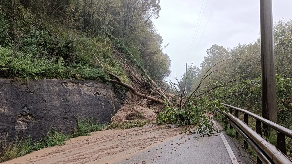 Chiusa anche la strada per località Botta Aplecchio Vetta (Foto Facebook Comune di San Pellegrino Terme)