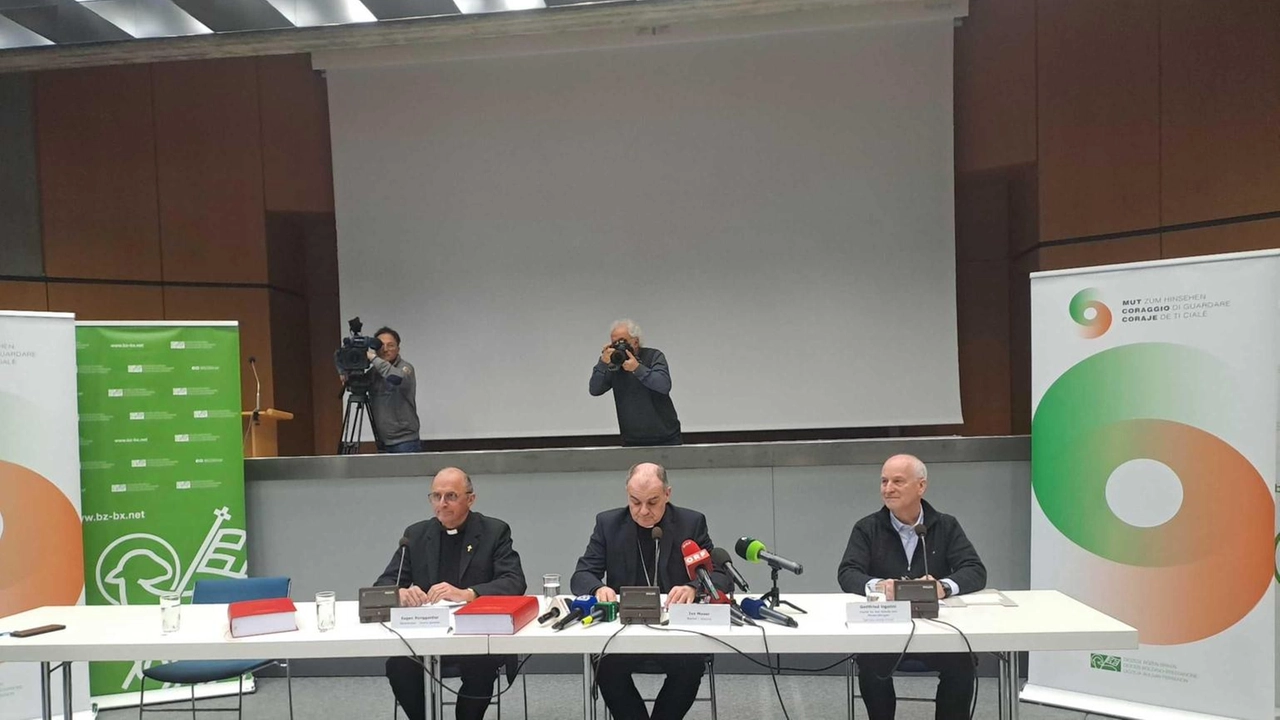 Il vescovo Ivo Muser di Bolzano e Bressanone chiede perdono e sottolinea la necessità di un cambiamento culturale.