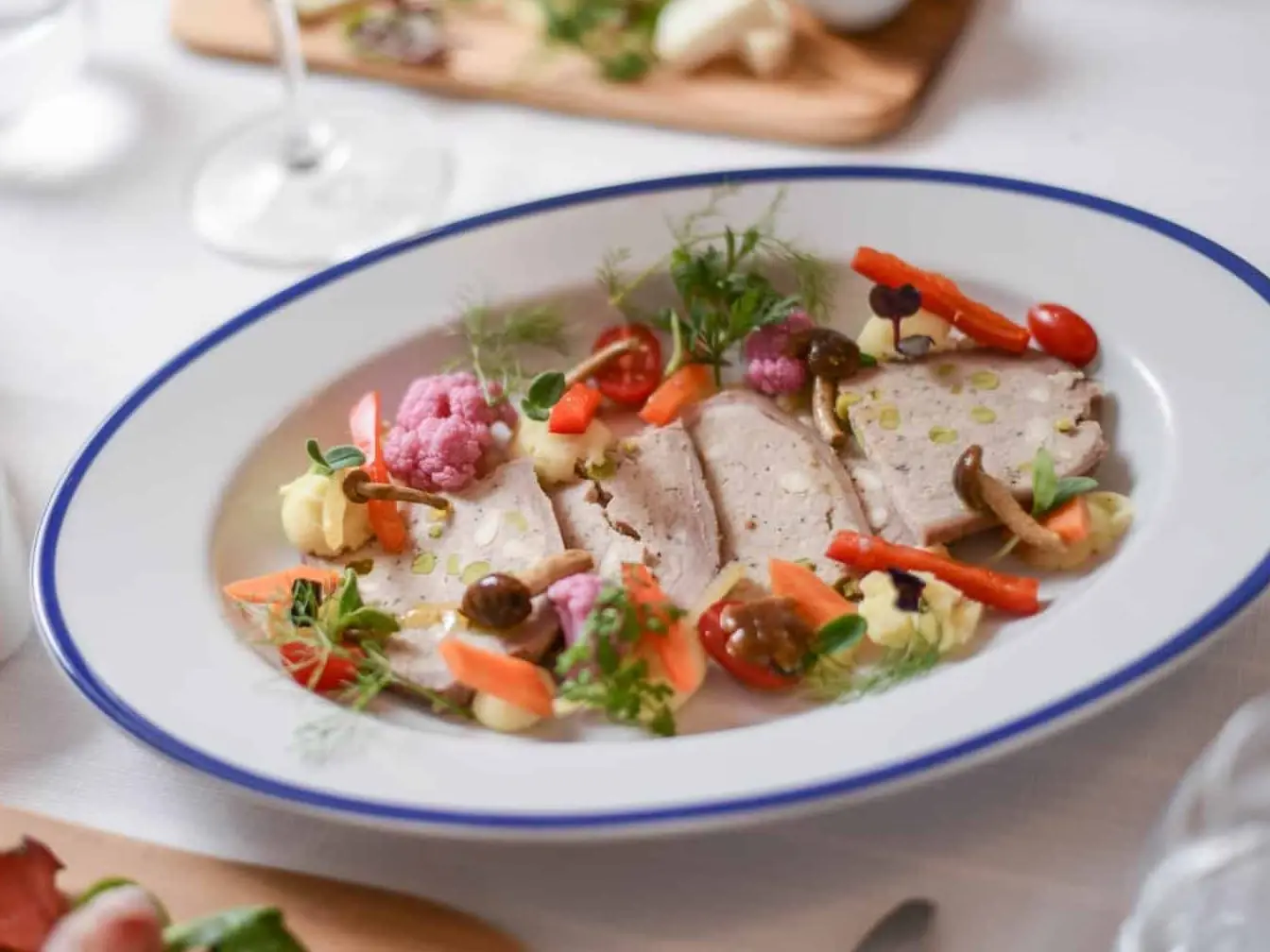 Çimma alla genovese con spuma di patate prezzemolate, sott’olio di pioppini e giardiniera