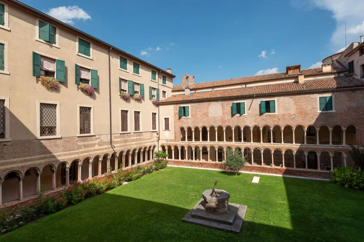 VERONA - Biblioteca Capitolare chiostro 1 @Stefano Saccomani.