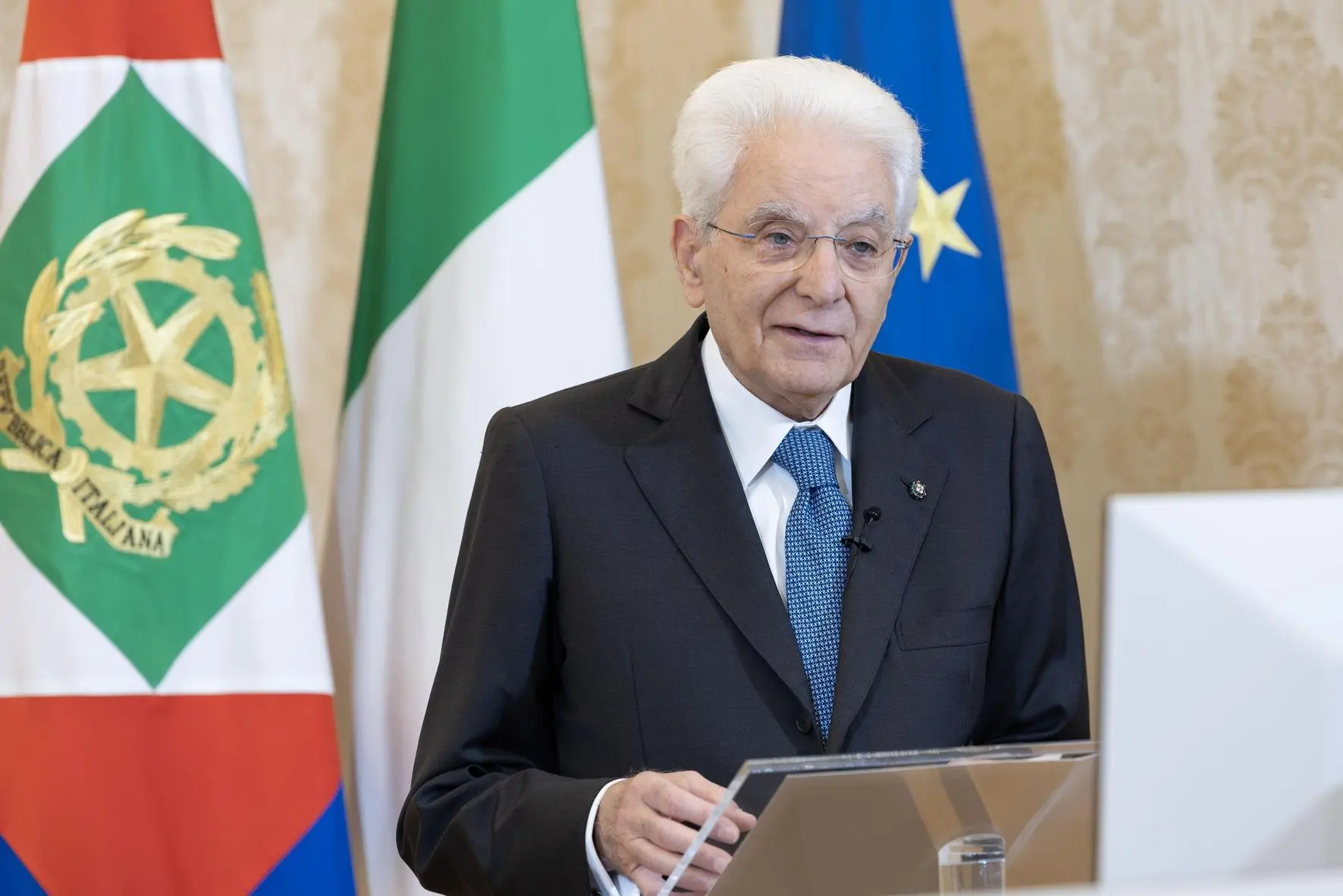 L’appello di Mattarella: "Debito da abbattere ma l’Italia è affidabile. Ora serve più Europa"