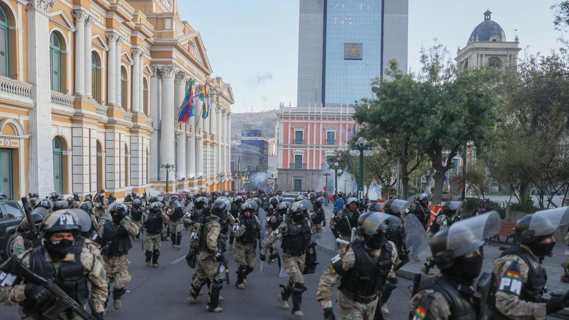 Fallito il golpe in Bolivia, i militari smobilitano