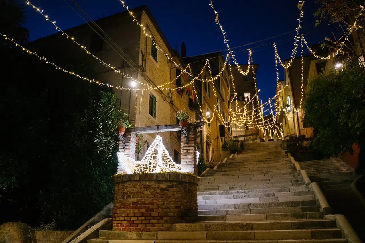 Natale nelle Marche: le destinazioni più suggestive dove vivere l’atmosfera delle feste