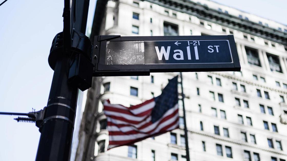 Wall Street chiude positiva, Dj +0,30%, Nasdaq +1,28%