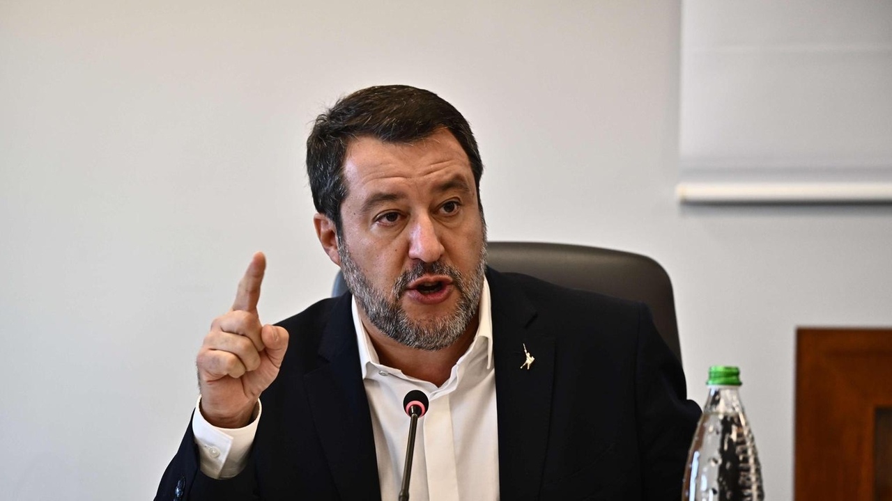 Salvini, il dibattito sul Ponte è un delirio solo italiano