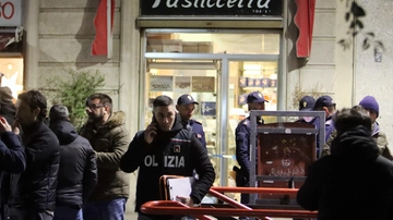 Svolta nell’omicidio nella panetteria di Gambara a Milano: una telecamera ha ripreso Raffaele Mascia fuggire dopo la sparatoria