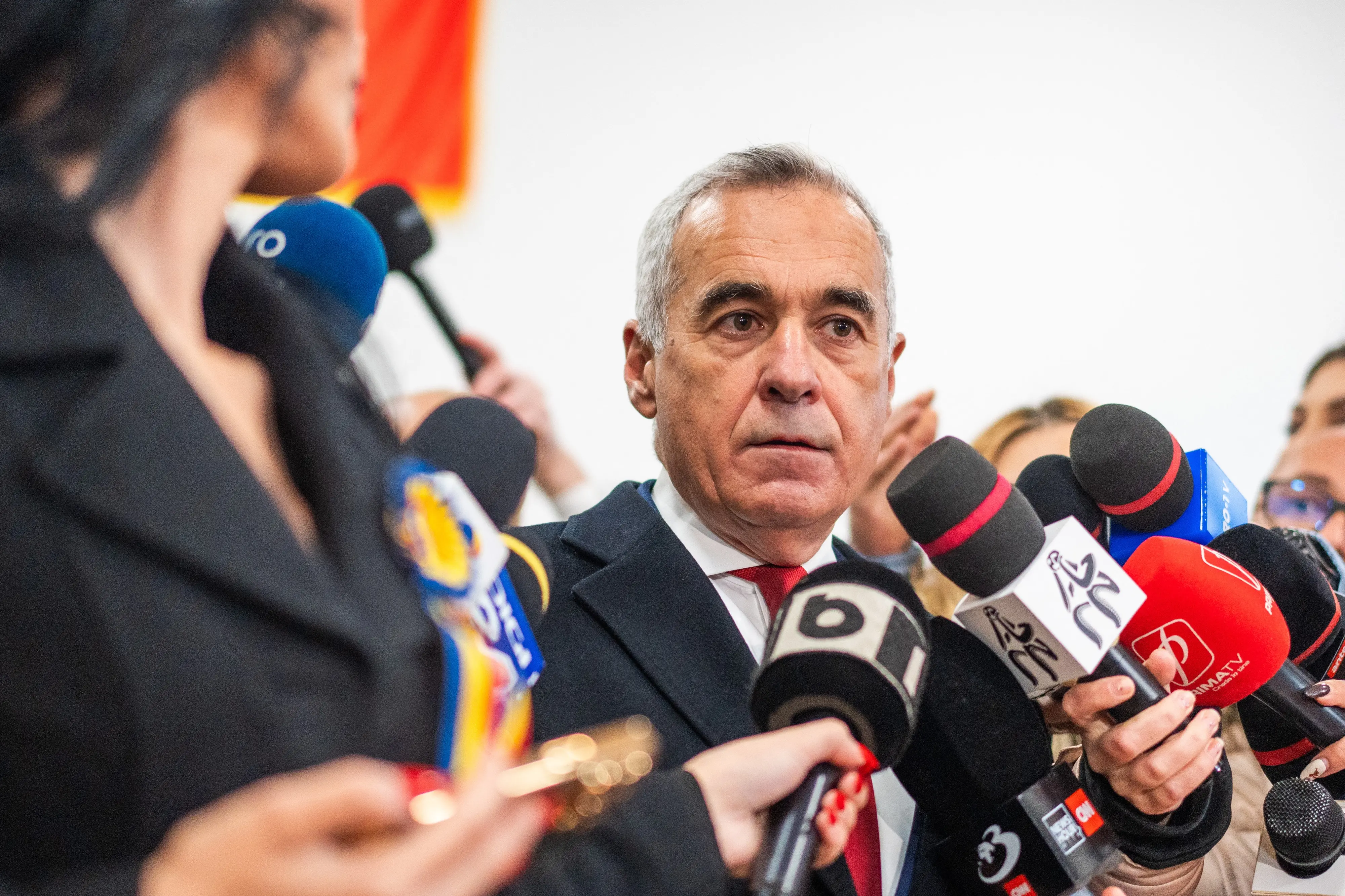 Romania: la Corte Costituzionale annulla le presidenziali per sospetta ingerenza di Mosca. Il candidato filo-russo: “Colpo di Stato”