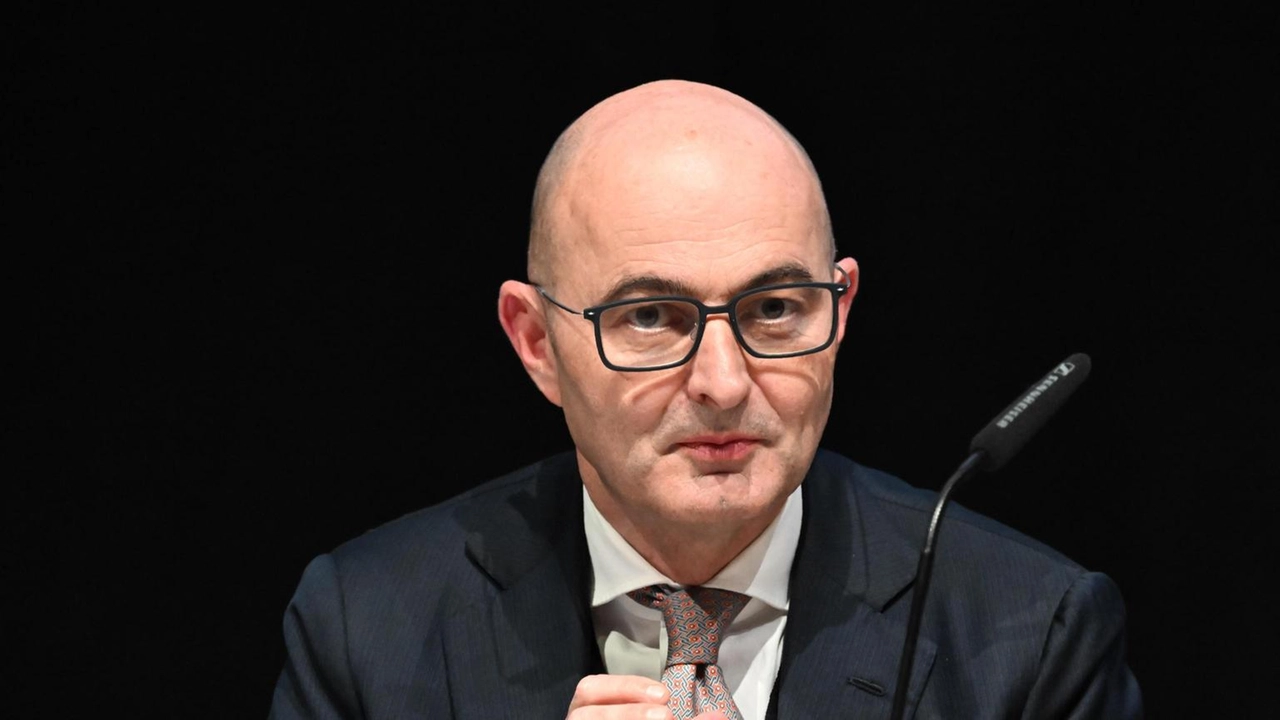 Il vicepresidente del Csm sottolinea l'importanza dell'imparzialità per i magistrati alla Scuola superiore della magistratura.