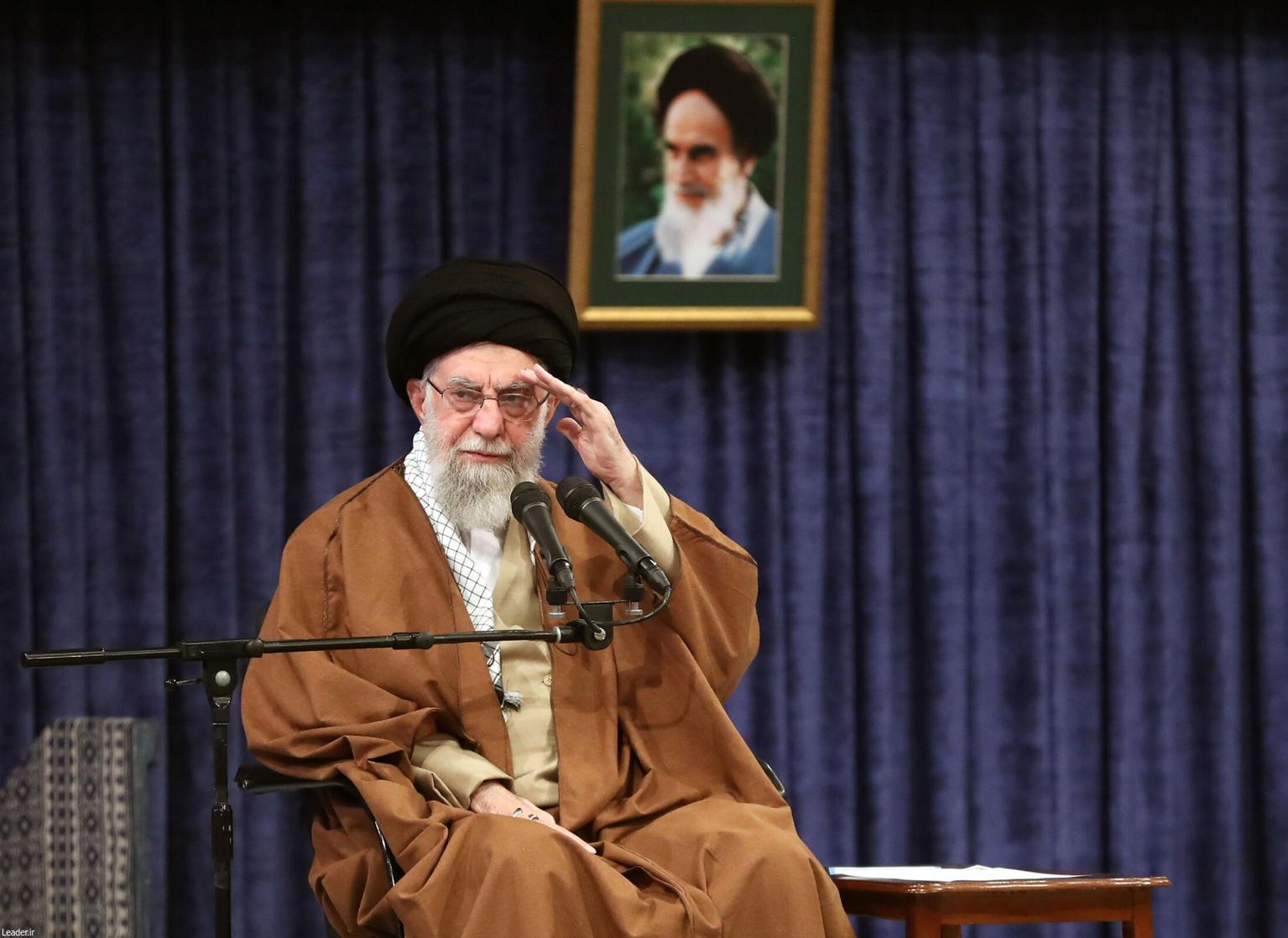 Ali Khamenei respinge le pressioni dei negoziati sul nucleare con gli Stati Uniti