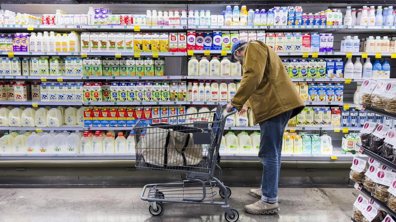 Sotto le attese degli analisti e meno del 2,6% di luglio