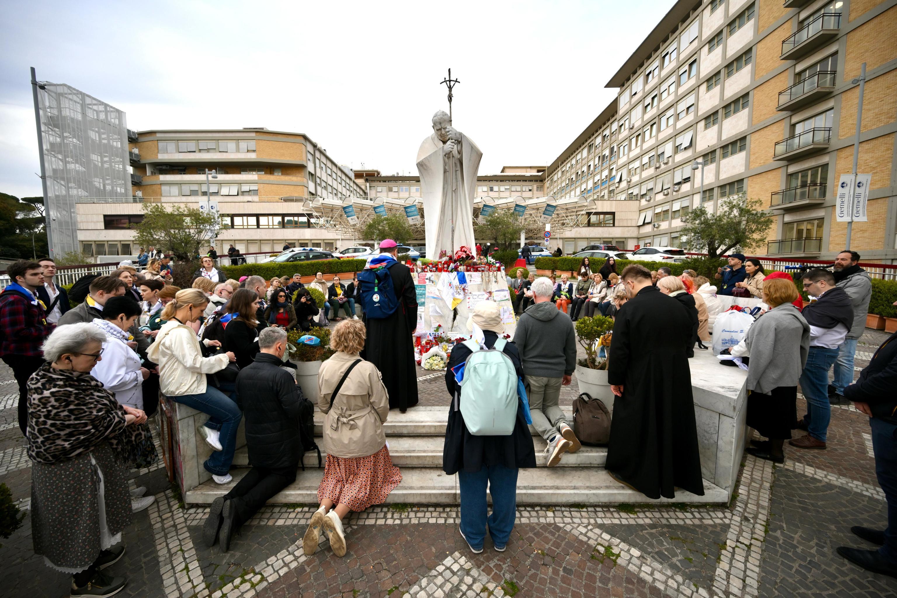 Papa Francesco: “Vivo periodo di prova ma Dio non mi abbandona”