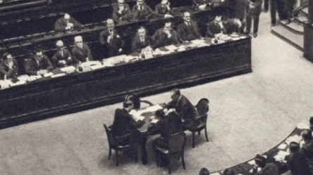 Benito Mussolini parla alla Camera dei deputati il 3 gennaio 1925