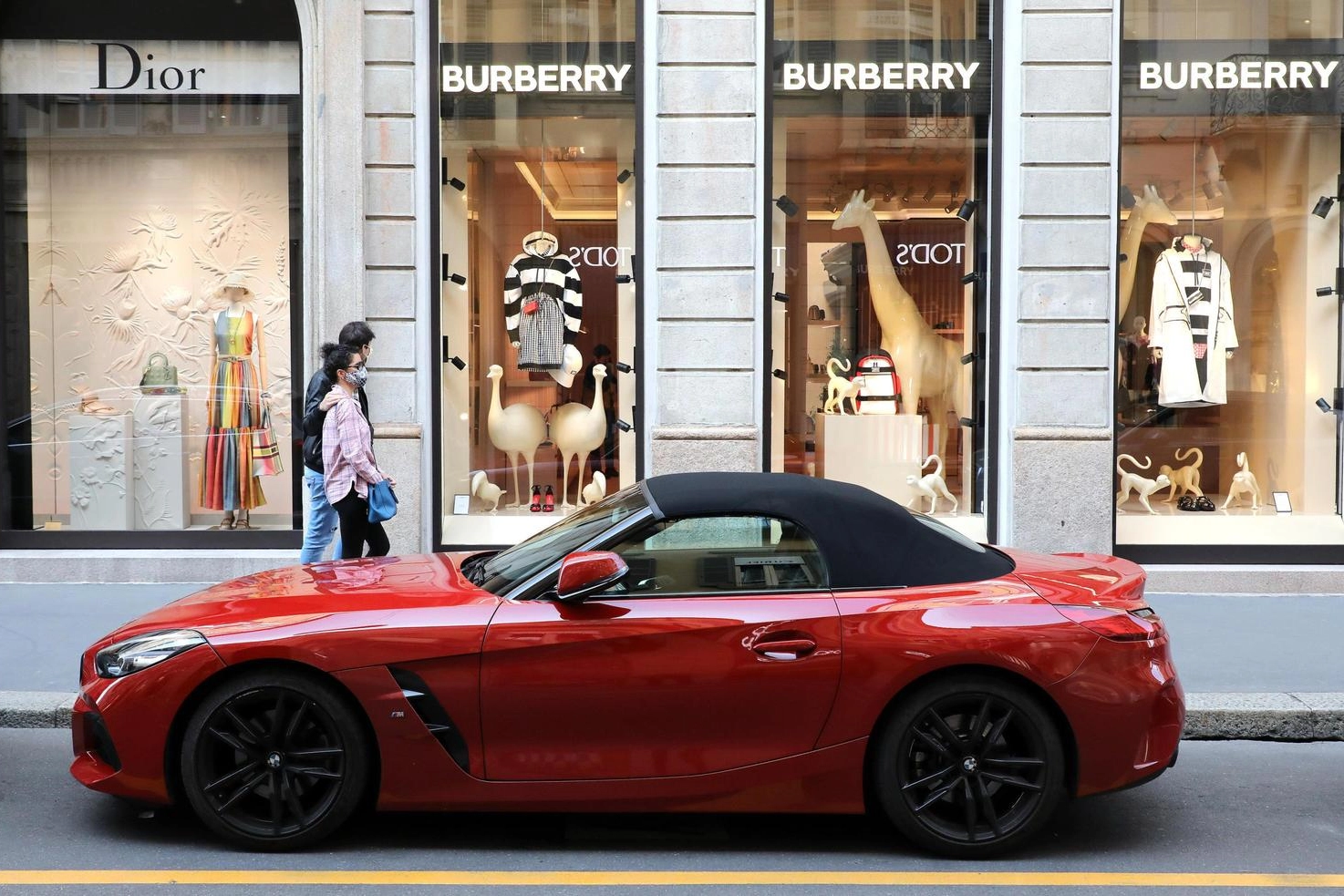 Montenapoleone la via del lusso più cara al mondo